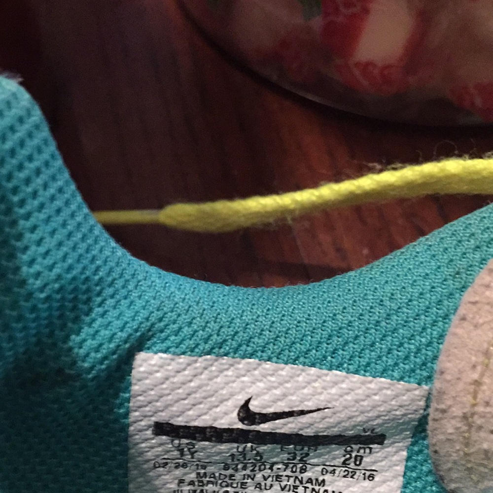 Kids size 11 Nike Cleats - Picture 6 of 6